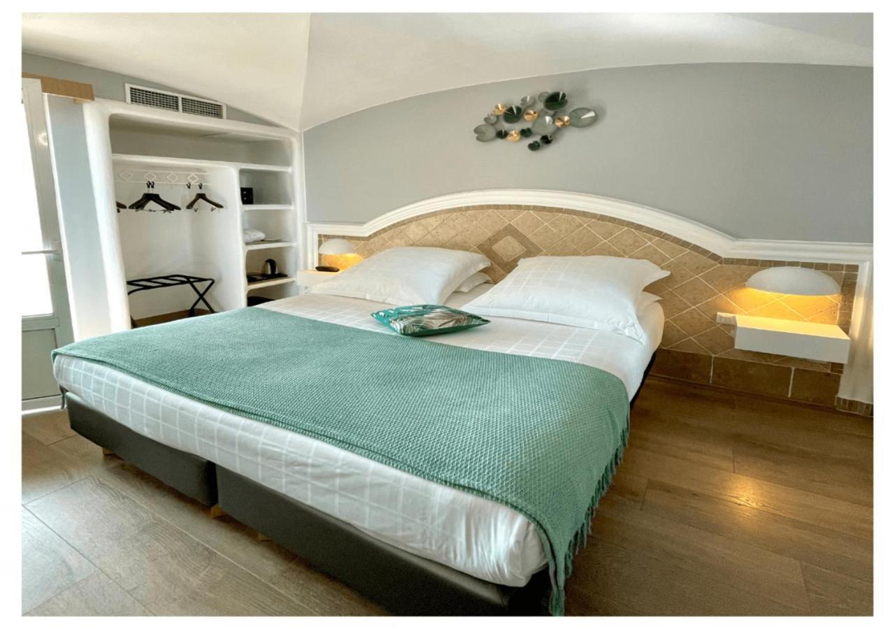 Ostella & Hotel 4*