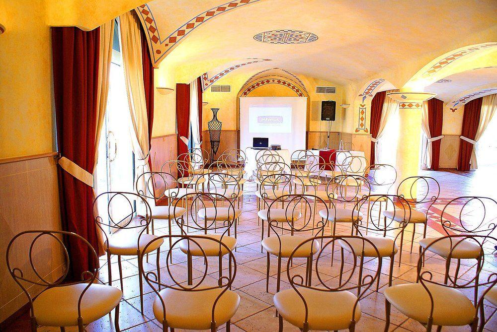 Hotel Ostella & 4*